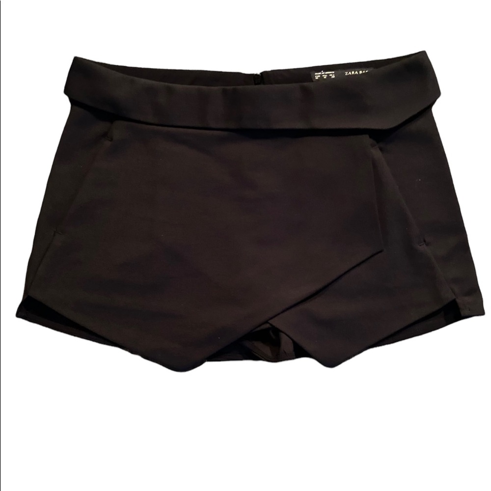 Zara black dress skort  in structured material .M